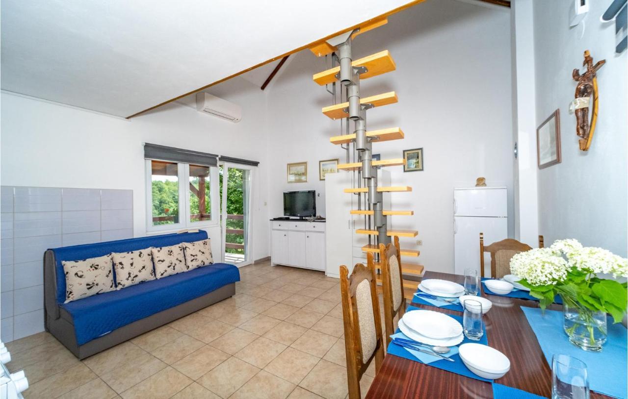Cozy Home In Duga Resa With Kitchen Eksteriør bilde
